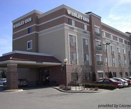 Wesley Inn Wichita Bagian luar foto