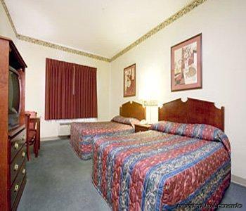 Wesley Inn Wichita Bagian luar foto